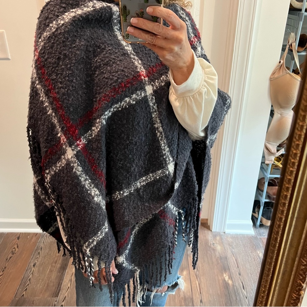 V. Fraas gray plaid fringe sweater wrap scarf poncho tartan